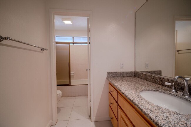 Building Photo - Fountain Valley Family home