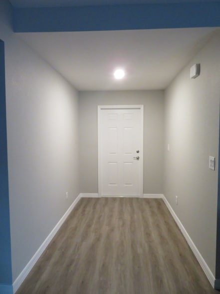 Building Photo - 2605 NE 6th Pl