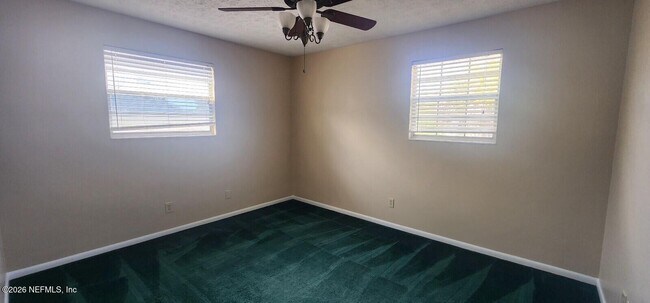 Building Photo - 25 Versaggi Dr