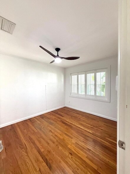 Building Photo - 1527 Mayo St