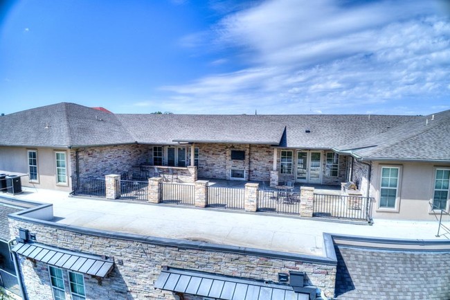Building Photo - 2800 Sandage Ave