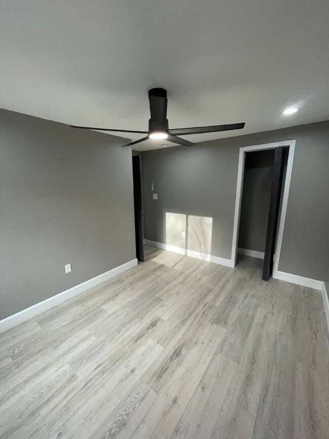 Building Photo - NEW 4 Bedroom Remodel with GARAGE!