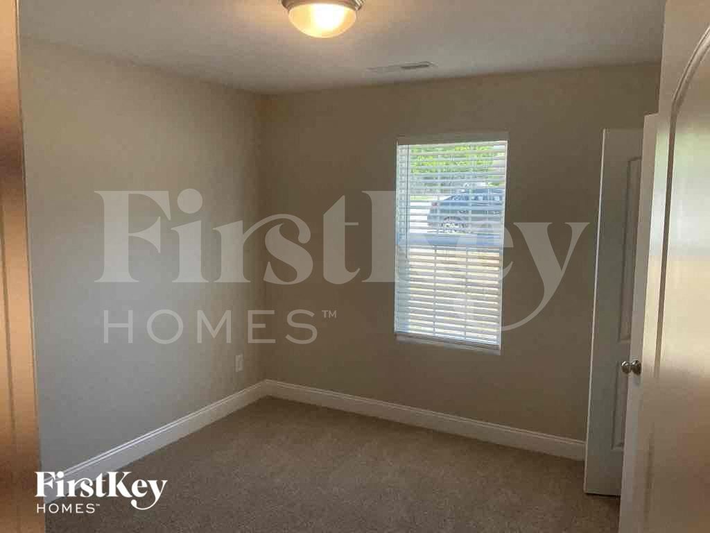 Building Photo - 2047 Samantha Dr