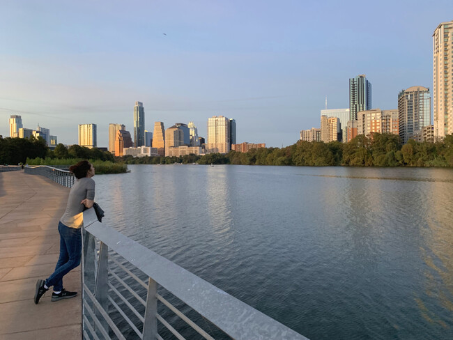 Boardwalk Trail on Lady Bird Lake - 1500 E Side Dr