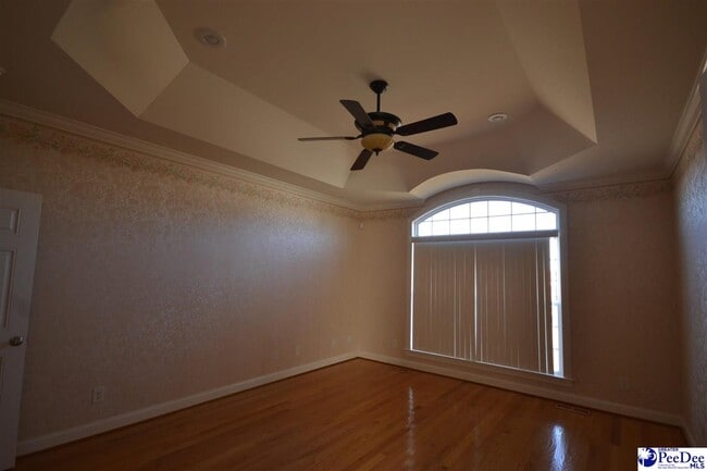 Building Photo - 3032 Drakeshore Dr