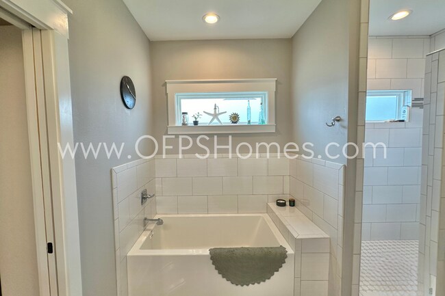 Building Photo - AVAILABLE! Modern 4BR Home - Beach & Base Proximity
