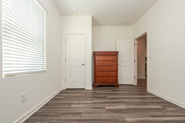 Building Photo - 78 Elmarry Ln