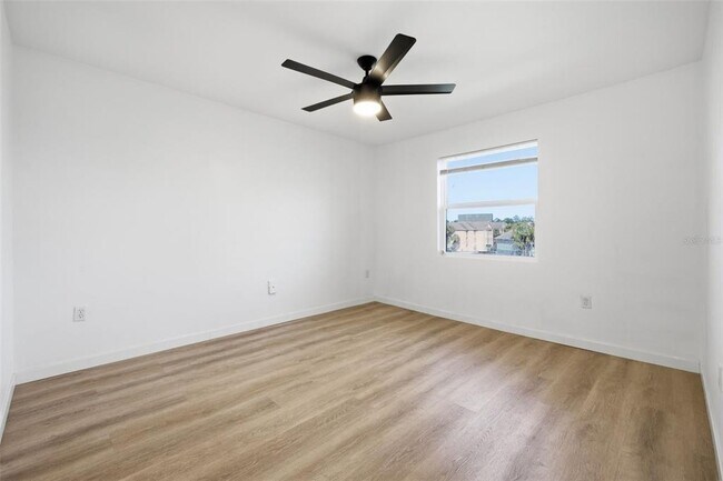 Building Photo - 3038 Parkway Blvd