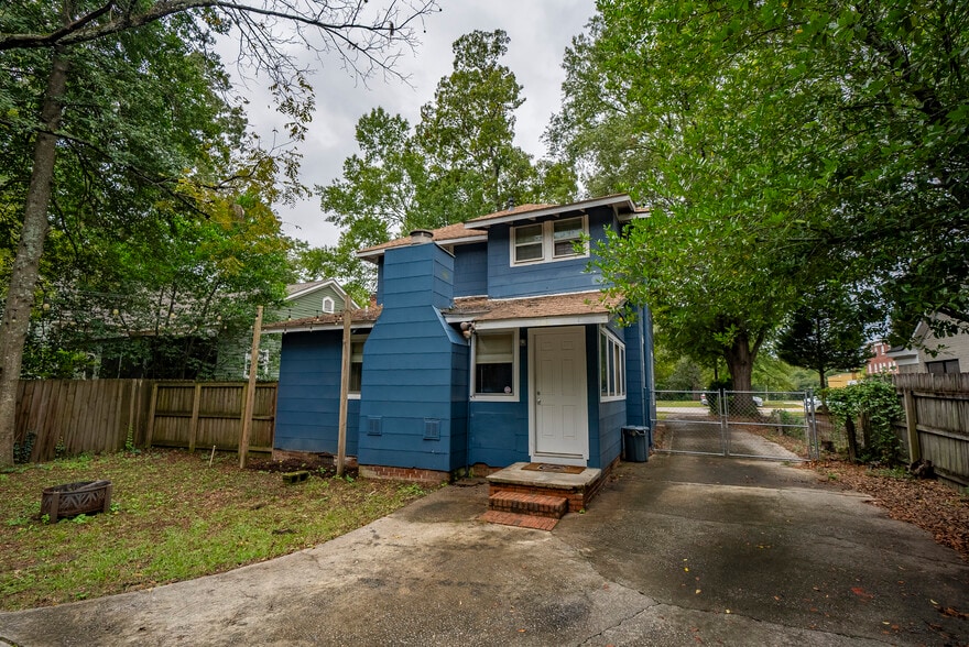 Building Photo - 804 Woodrow St
