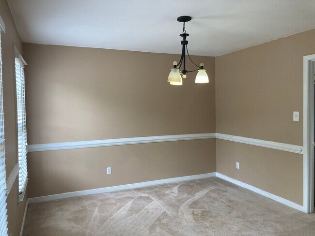 Building Photo - 5901 Tuskwillow Dr