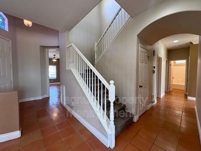 Building Photo - 33021 Adelante St