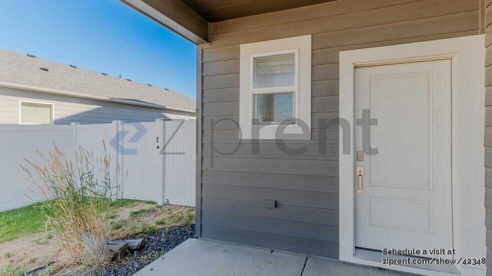 Building Photo - 8712 W Silver St