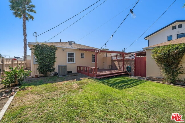 Building Photo - 6043 Dauphin Ave.