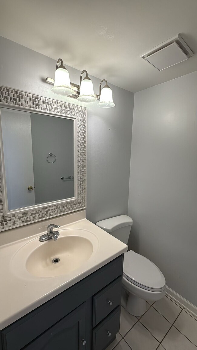 Building Photo - 1410 Whispering Springs Cir