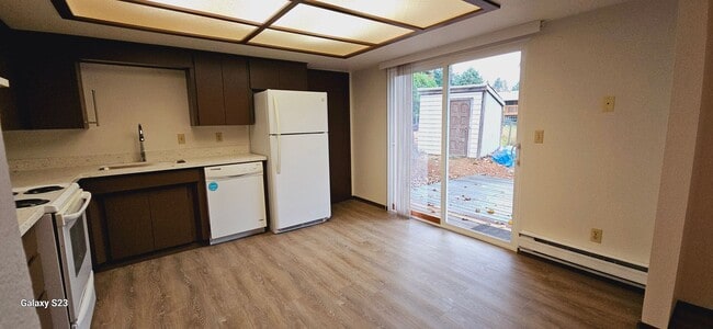 Building Photo - Puyallup 2bed/1.5 bath Duplex