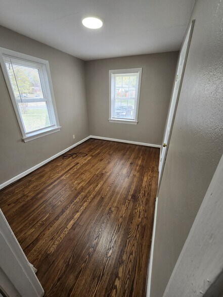 Building Photo - 1415 W Duchesne Dr