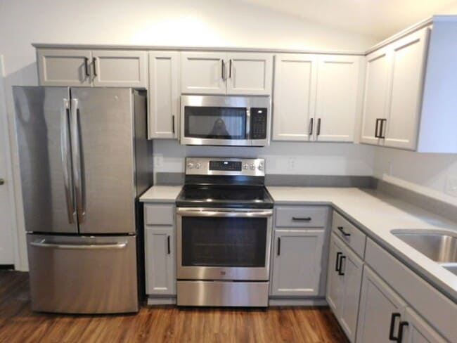 Building Photo - 3Bd/2Ba Single Story Home - For viewing beginning 4/27/2026!