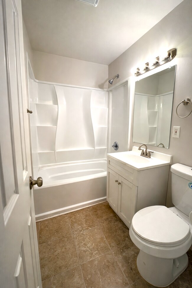 Building Photo - COMING SOON: Charming Home on a Peaceful Street in South Kansas City!