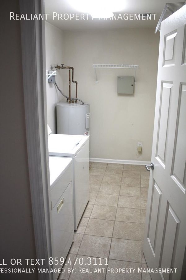 Building Photo - 3 Bedrooms, 2 baths. Downtown Lexington be...