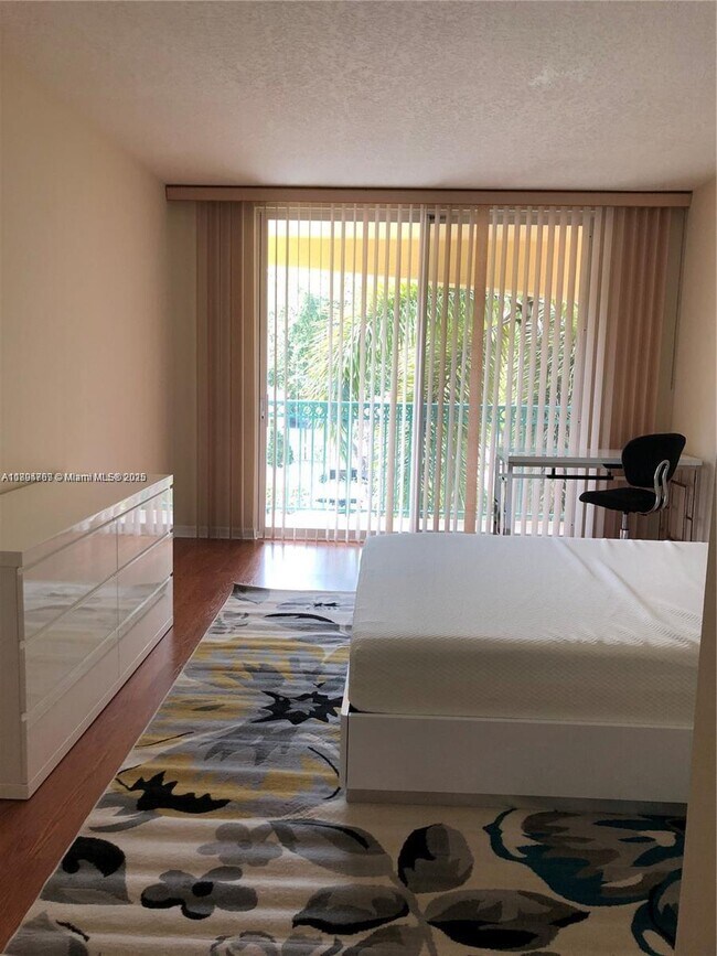 Building Photo - 201 Golden Isles Dr