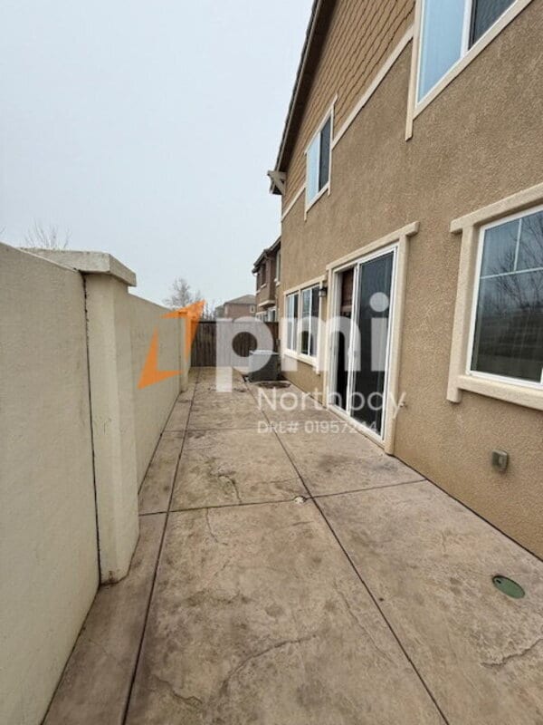 Building Photo - 1275 Dartmouth Cir