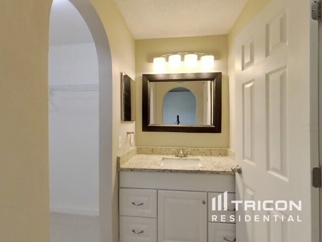 Building Photo - 429 Delicata Dr