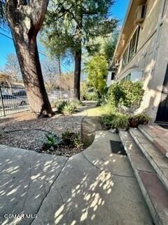 Building Photo - 5728 Hazeltine Ave