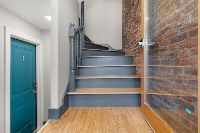 Building Photo - 152 Salem St