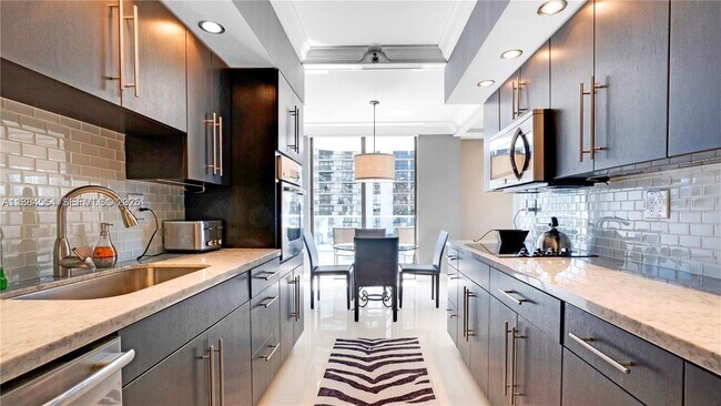 Building Photo - 19707 Turnberry Way