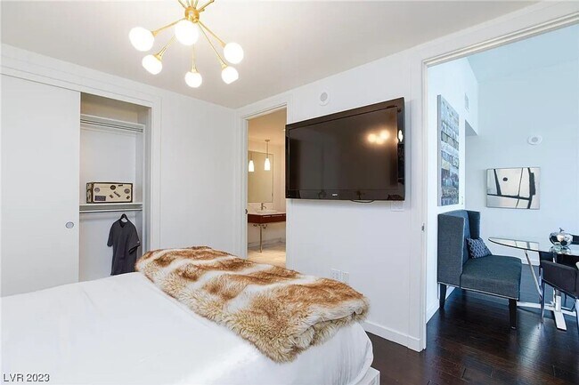 Building Photo - Gorgeous and Fully Furnished Penthouse Style Condo at The Martin