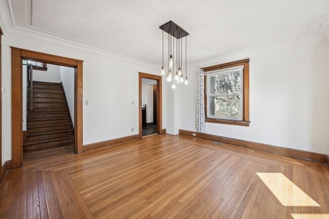 Building Photo - 228 Dorchester-