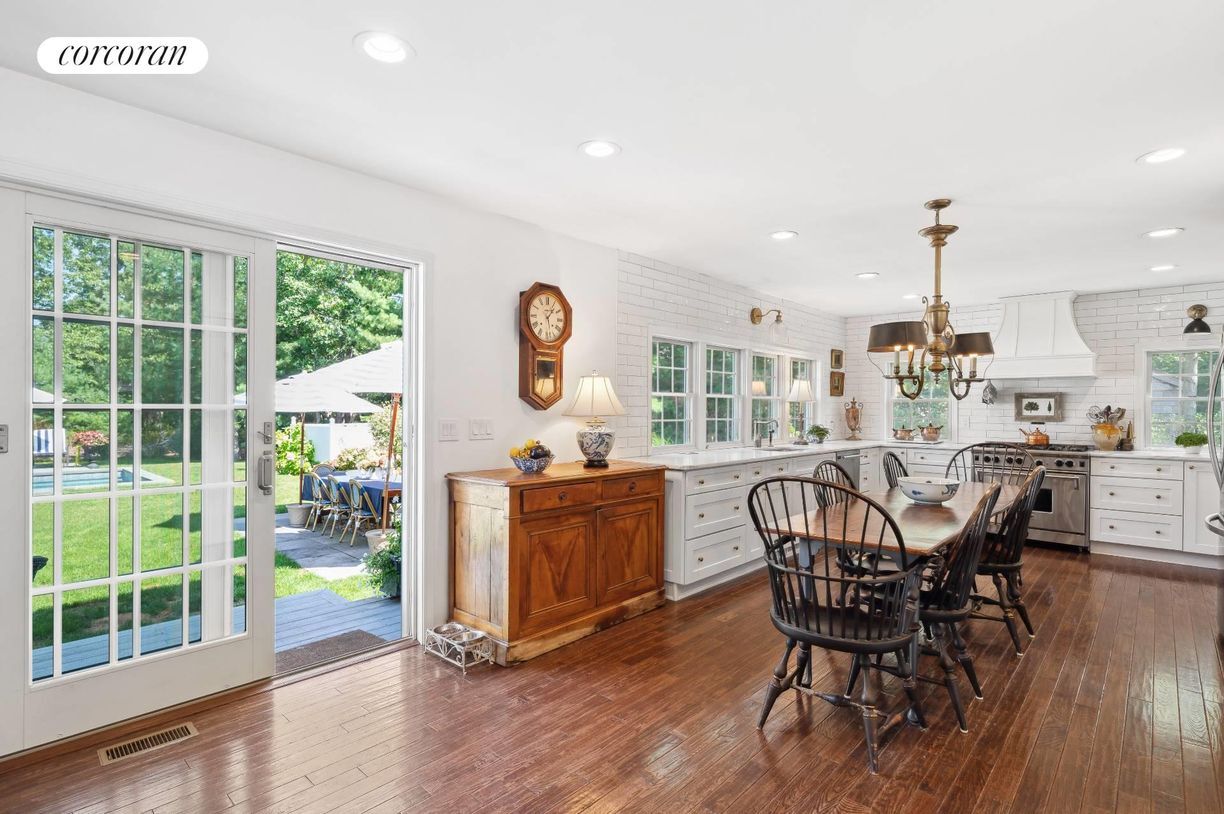 Building Photo - 17 Old Sag Harbor Rd