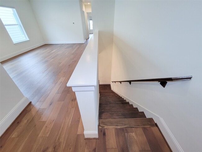 Building Photo - 533 W 27th St