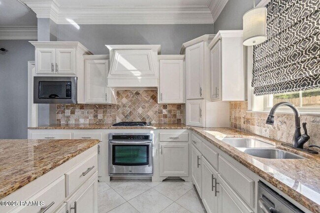 Building Photo - 216 Croft Row