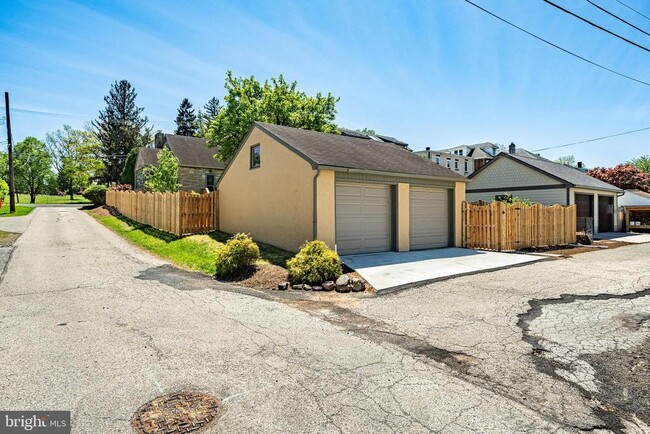 Building Photo - 149 2nd Ave