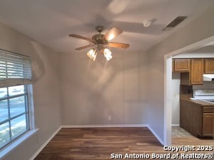 Building Photo - 205 Maple Dr