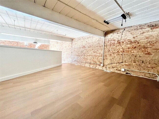 Building Photo - 161 Mangum St SW