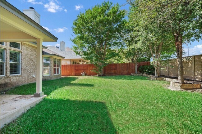 Building Photo - 2811 Checker Dr