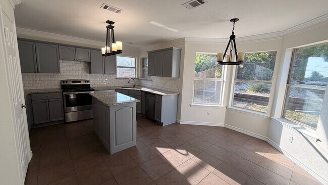 Building Photo - 6708 Basswood Dr