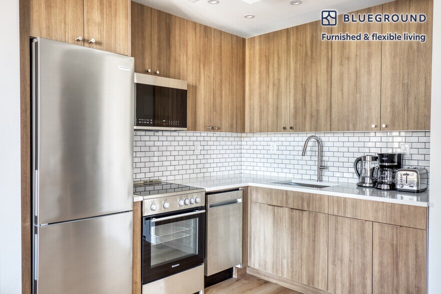 Building Photo - 68 Gold St