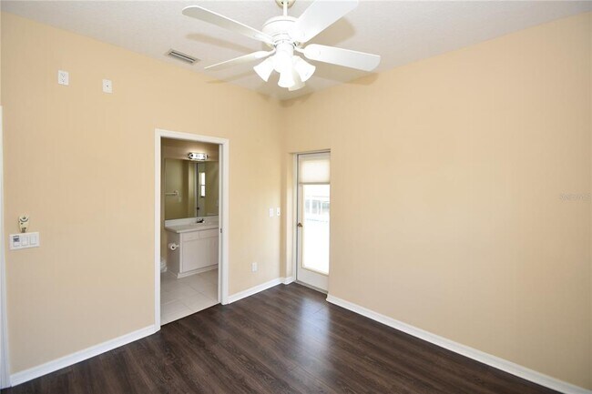Building Photo - 10 Crampton Ct