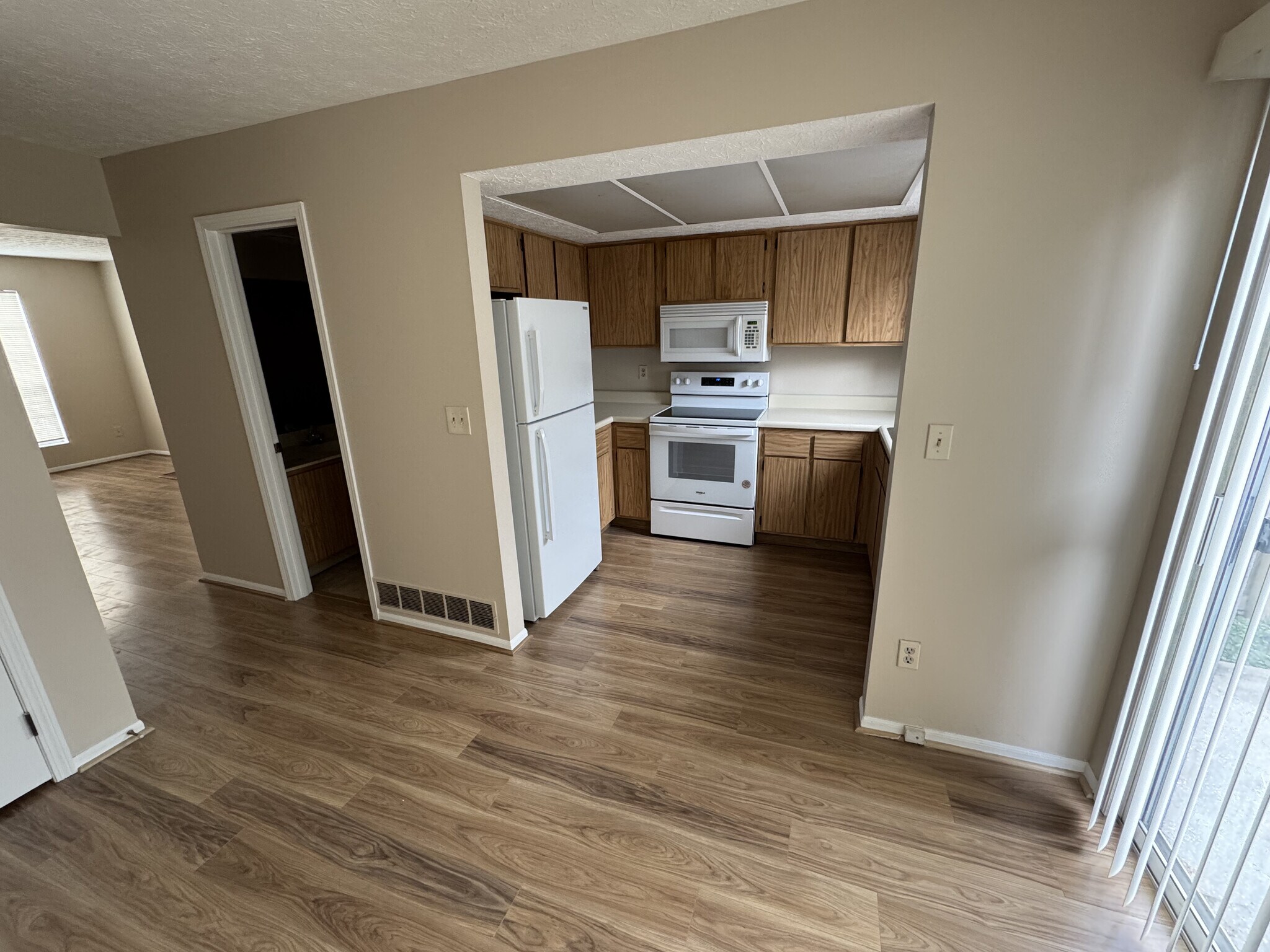 Kitchen - 7766 Hansgrove Ct