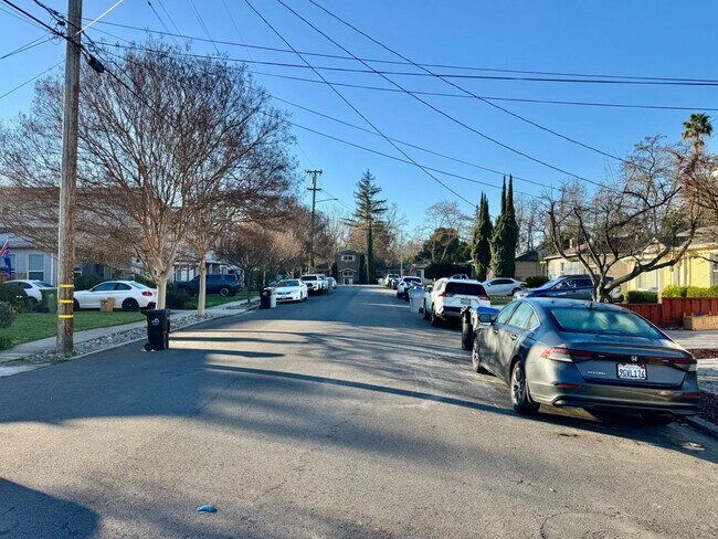 Building Photo - 1709 Guadalupe Ave