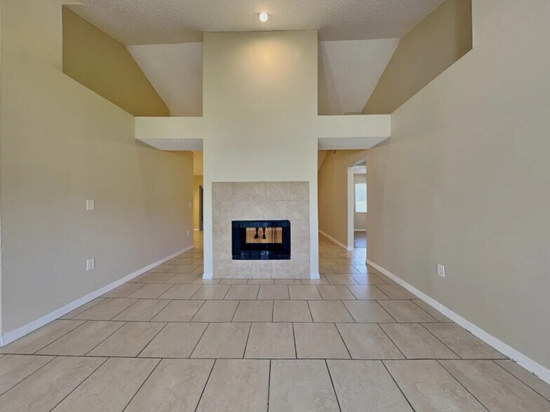 Building Photo - 430 Vineyard Dr