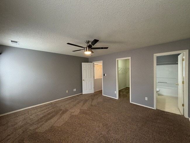 Building Photo - 3 Bedroom Single Story Available Near McMahon Blvd NW & Unser Blvd NW!