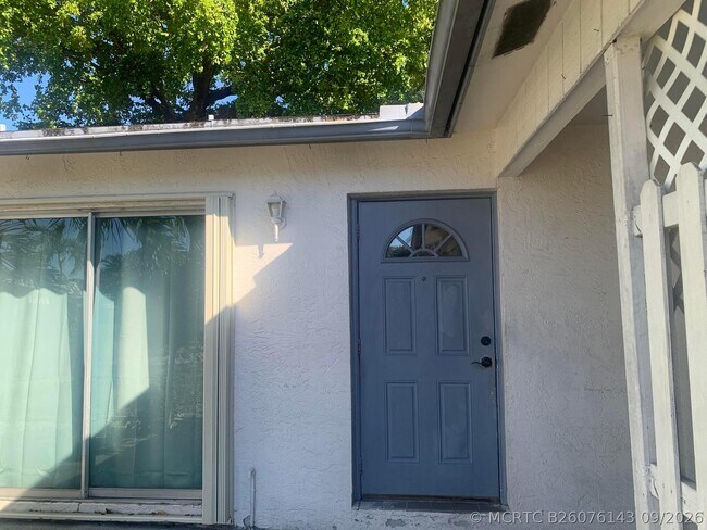 Building Photo - 212 NW 41st Ct