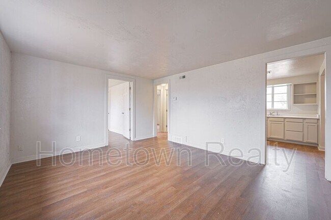 Building Photo - 3932 SE 22nd St