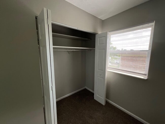 Building Photo - 2013 Terril Ln