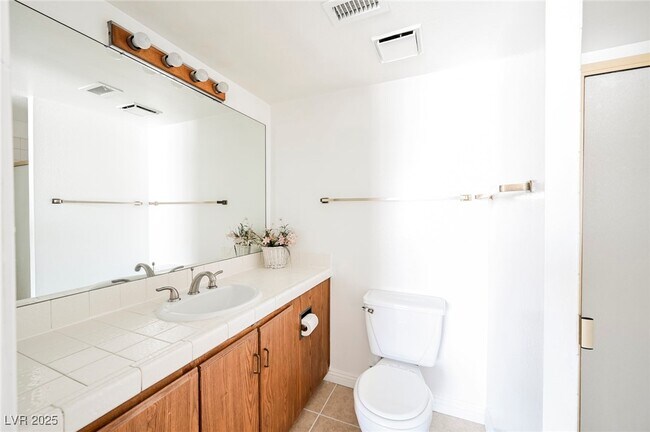 Building Photo - 3823 S Maryland Pkwy