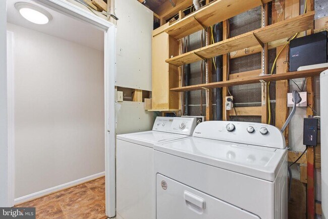 Building Photo - 3343 Slade Run Dr